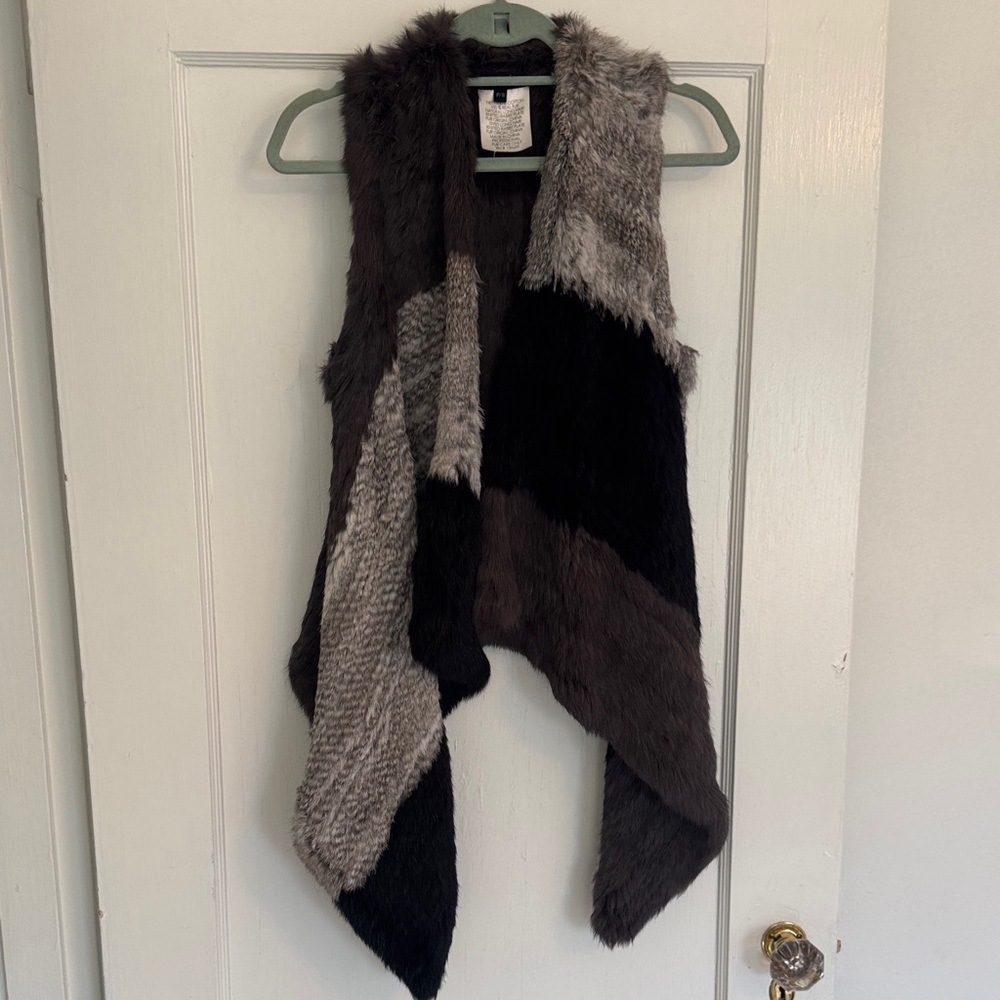 Jocelyn Real Rabbit Fur Vest in Black and Gray - Size S